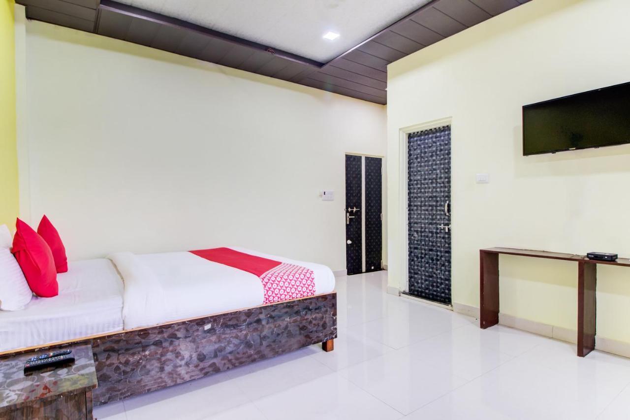 Oyo 48915 Chaitanya Green Park Hotel Vani Exterior foto