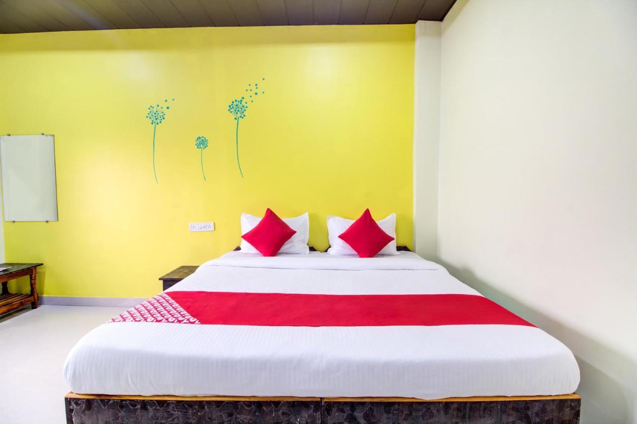 Oyo 48915 Chaitanya Green Park Hotel Vani Exterior foto